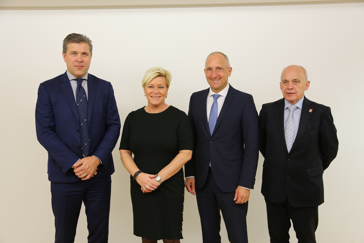 Ráðherrar EFTA-ríkjanna á fundinum í Brussel: Bjarni Benediktsson, Siv Jensen, fjármálaráðherra Noregs, Adrian Hasler frá Liechtenstein og Ueli Maurer frá Sviss. - mynd