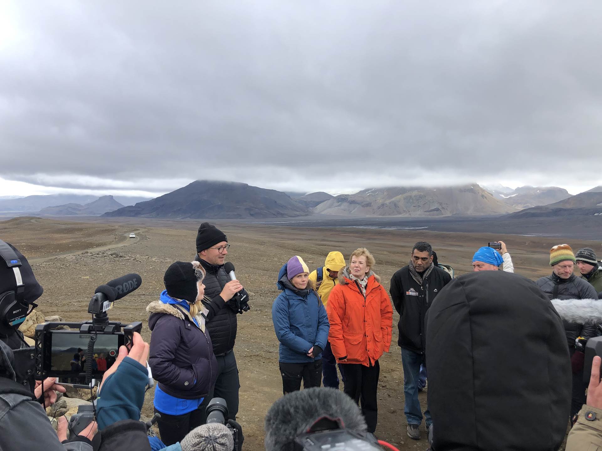 Katrín Jakobsdóttir, forsætisráðherra, ásamt Mary Robinson, fyrrverandi forseta Írlands, við athöfnina í dag - mynd