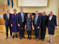 f.v. Dr. Gary Gillespie, efnahagsráðgjafi skosku heimastjórnarinnar, Bryndís Hlöðversdóttir, ríkissáttasemjari, Bjarni Benediktsson, fjármála- og efnahagsráðherra, Katrín Jakobsdóttir, forsætisráðherra, Derek Mackay, fjármála- og efnahagsráðherra Skotlands, Angel Gurría, framkvæmdastjóri OECD og Kristín Vala Ragnarsdóttir, prófessor við Háskóla Íslands - mynd