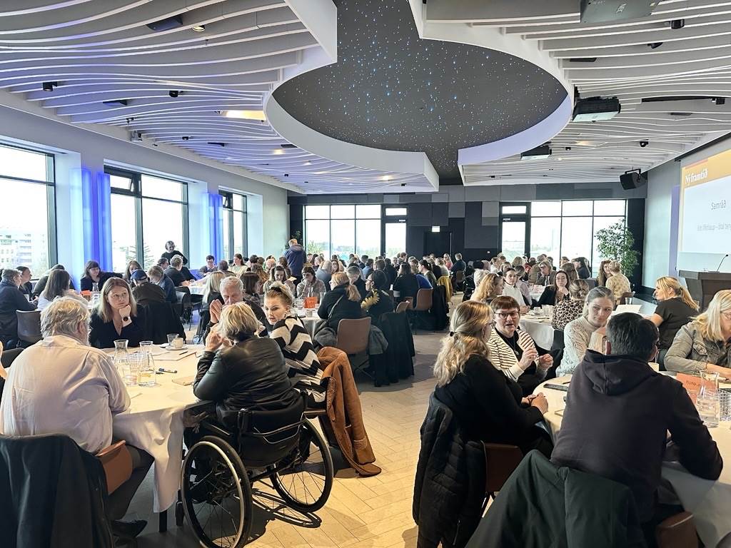 „Eitt lífshlaup – ótal tengingar“ var yfirskrift samráðsþingsins sem var afar vel sótt. Ríflega 150 manns lögðu sín lóð á vogarskálarnar við að kortleggja þjónustu við fatlað fólk. - mynd