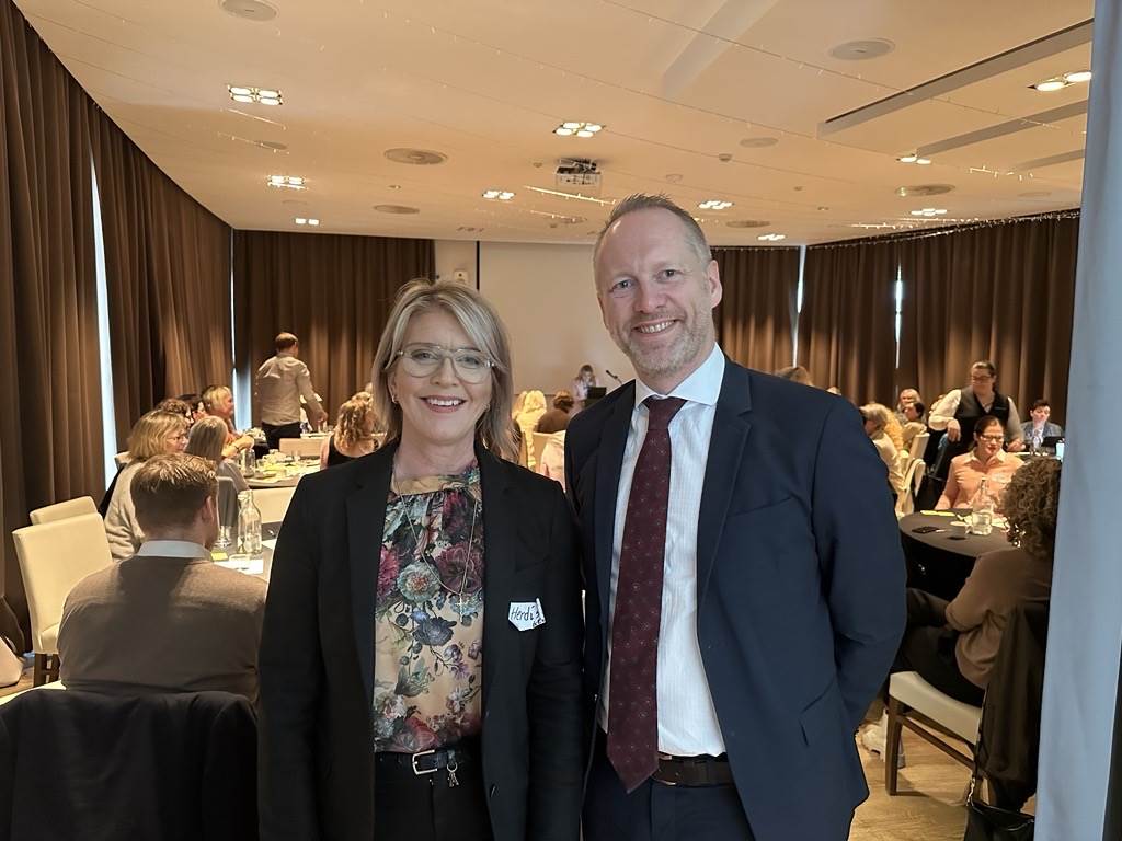 Herdís Gunnarsdóttir, forstjóri GEV, og Guðmundur Ingi Guðbrandsson, félags- og vinnumarkaðsráðherra. - mynd