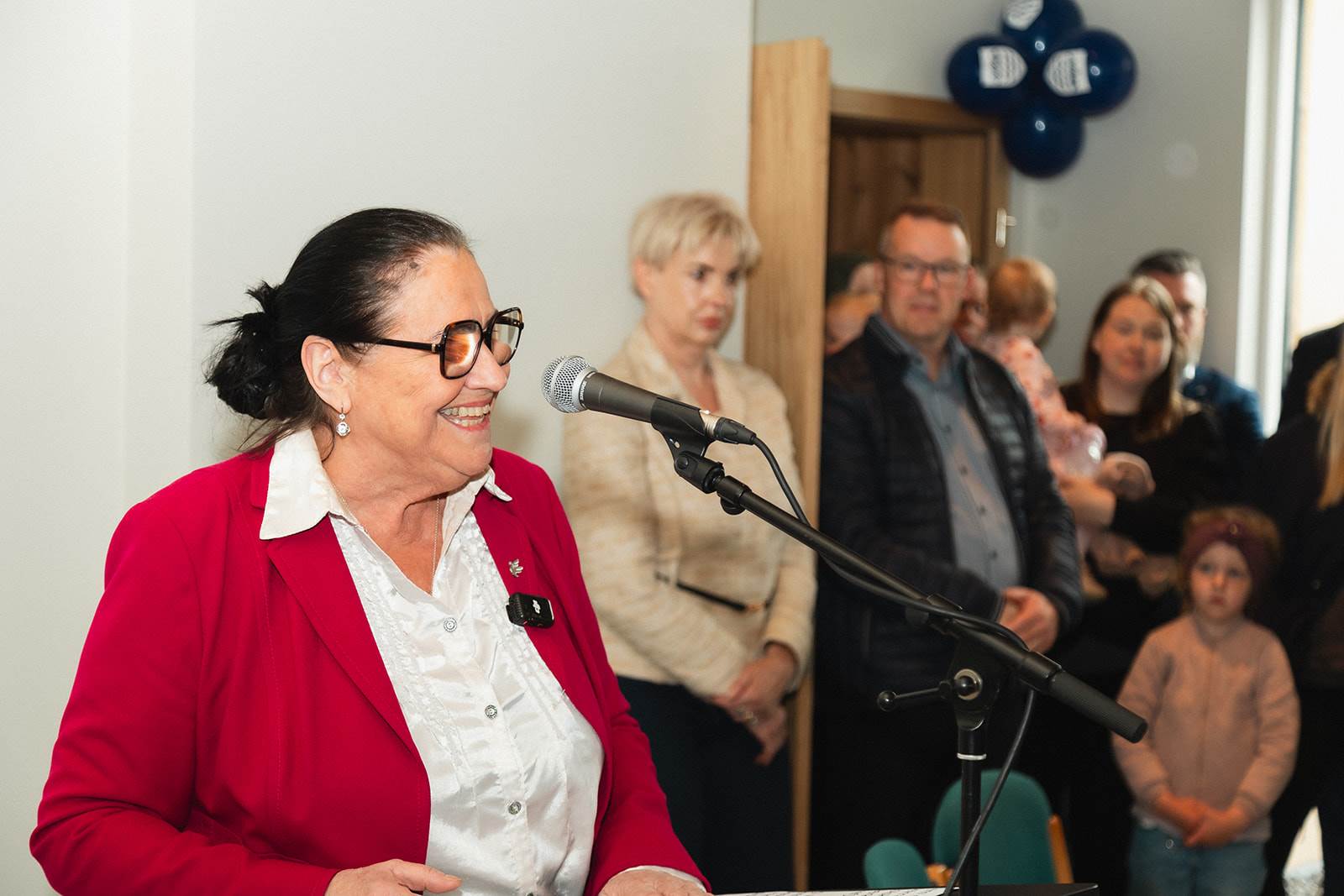 Inga Sæland, félags- og húsnæðismálaráðherra, heldur opnunarávarp á Reyðarfirði í dag. - mynd