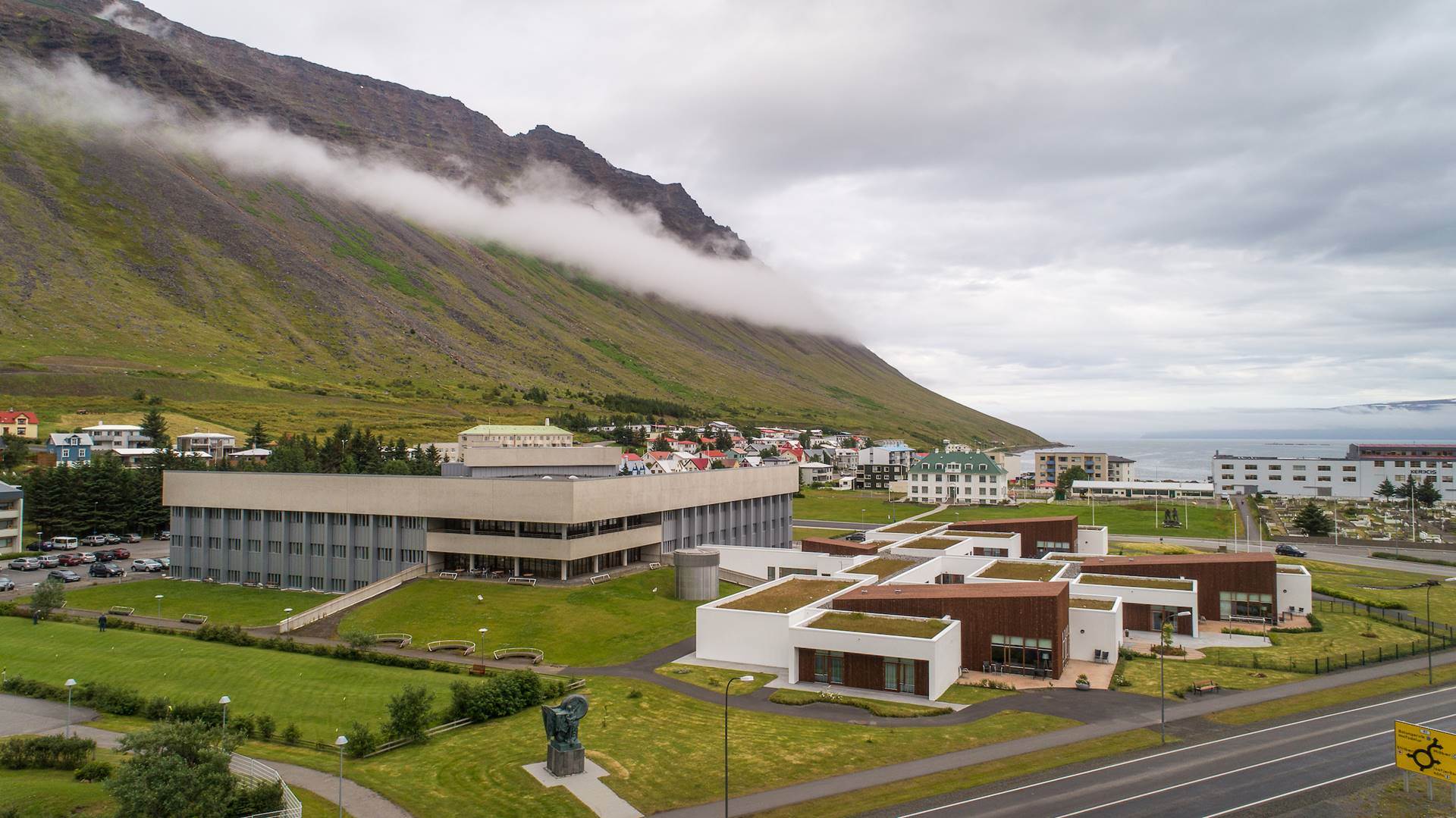 Sjúkrahúsið á Ísafirði og hjúkrunarheimilið Eyri - mynd