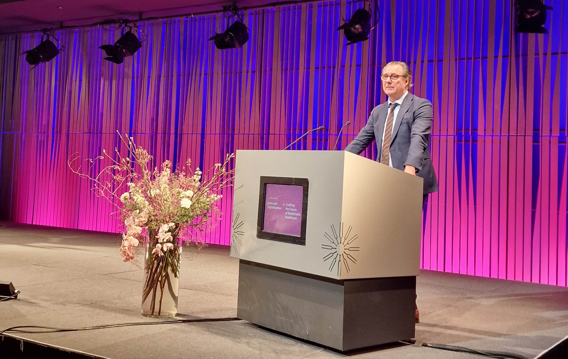Willum Þór Þórsson heilbrigðisráðherra flytur ávarp á heilbrigðisþingi 2023 - mynd