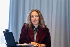. Valgerður B. Eggertsdóttir frá innviðaráðuneytinu stýrði fundi og flutti erindi um flugstefnu Íslands. - mynd