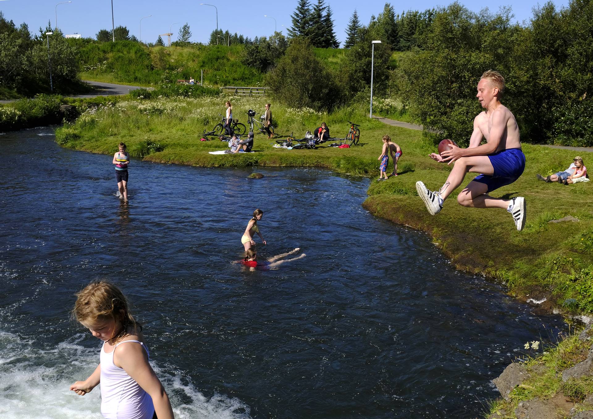 Breytingar á barnaverndarlögum koma til framkvæmda 1. janúar 2023 – umboð barnaverndarnefnda framlengt - mynd