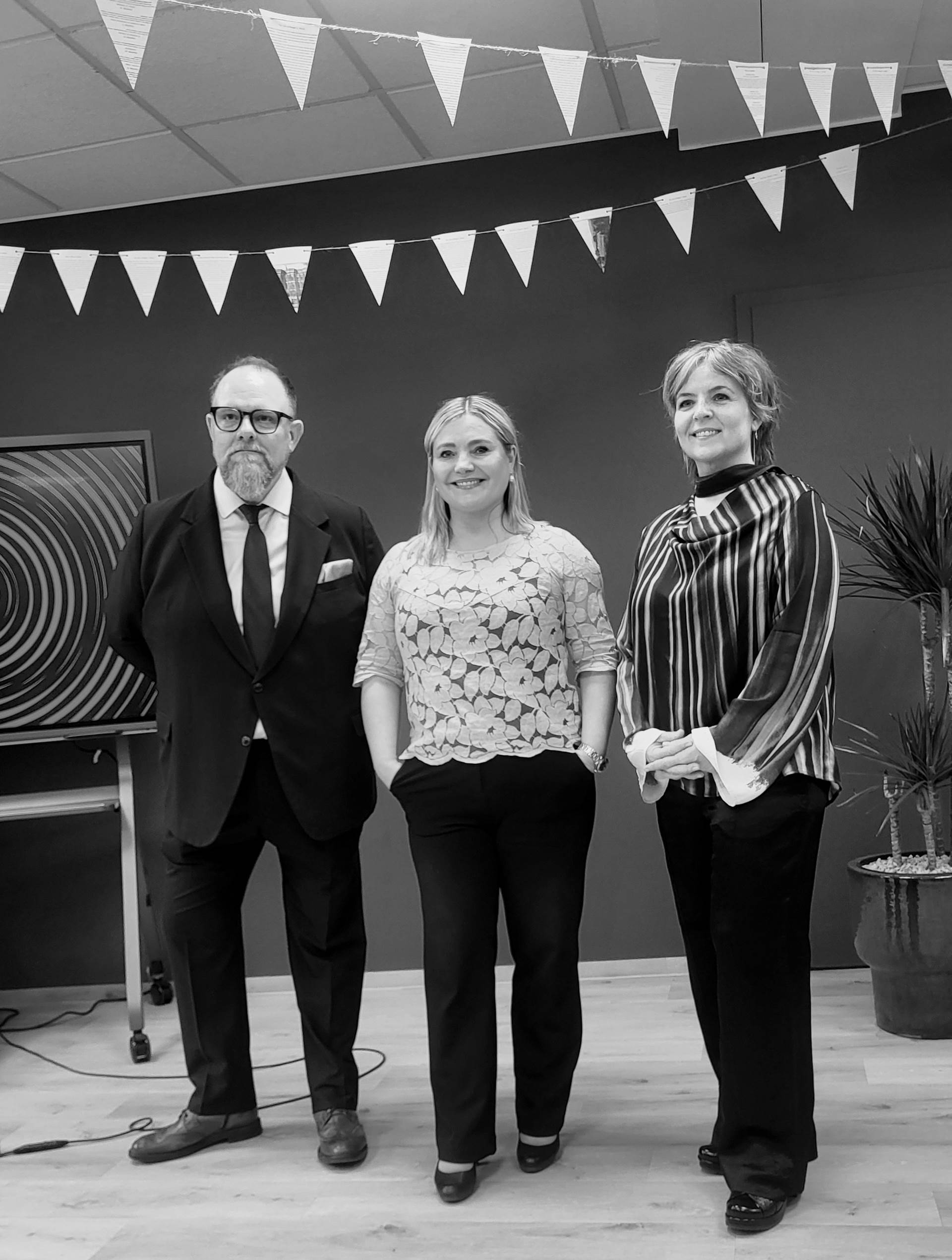 Einar Bárðason stjórnarformaður Tónlistarmiðstöðvar, Lilja Dögg Alfreðsdóttir og María Reynisdóttir framkvæmdastjóri Tónlistarmiðstöðvar. - mynd