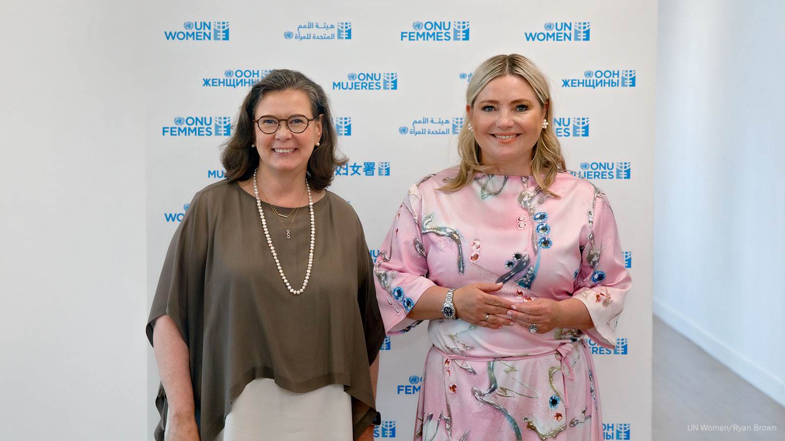 Krisi Madi aðstoðarframkvæmdastjóri UN Women og Lilja Alfreðsdóttir menningar- og viðskiptaráðherra. - mynd