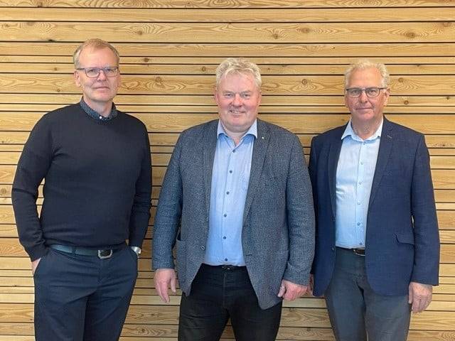 Magnús B. Jónsson formaður stjórnar Byggðastofnunar, Sigurður Ingi Jóhannsson, samgöngu- og sveitarstjórnarráðherra og Aðalsteinn Þorsteinsson forstjóri. - mynd