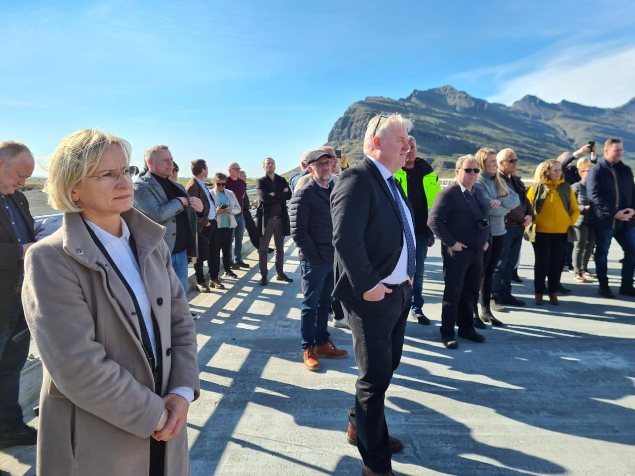 Opnunarathöfn Vegagerðarinnar var haldin á nýrri brú yfir Steinavötn en auk hennar voru formlega opnaðar brýr yfir Fellsá, Kvíá og Brunná. - mynd