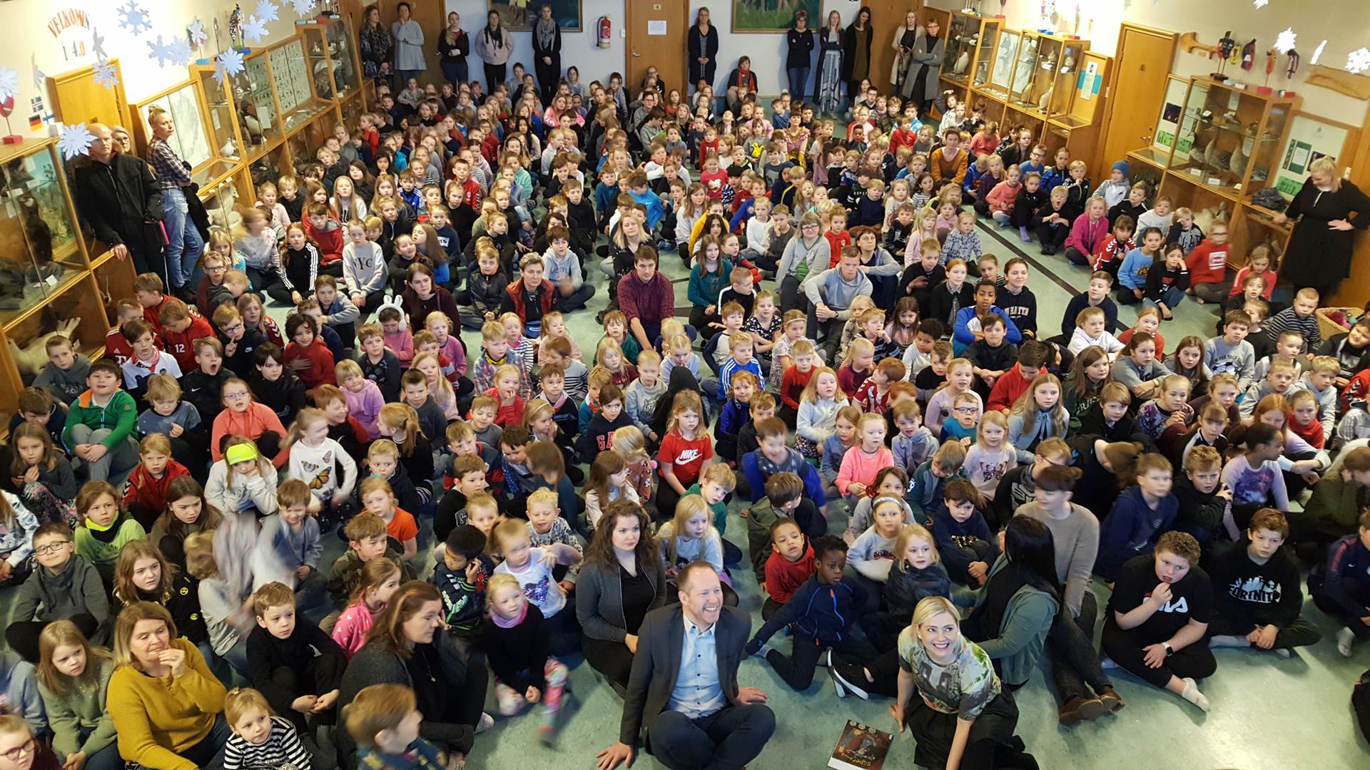 Ráðherrarnir tóku lagið með krökkunum - mynd