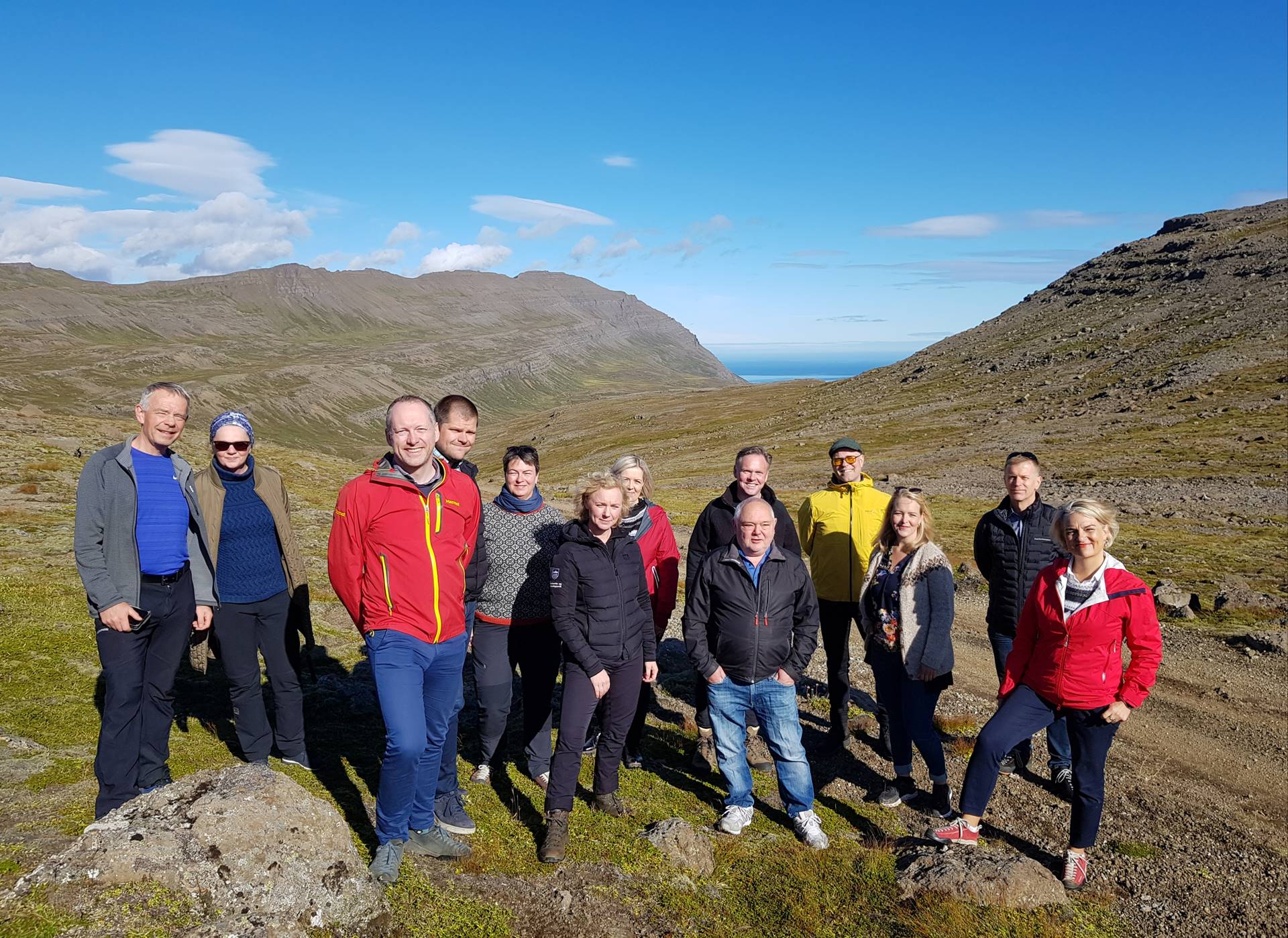 Viðstaddir undirskriftina voru auk ráðherra og sveitarstjóra, fulltrúar sveitastjórnar  og starfsmenn Fjarðabyggðar, ásamt starfsmönnum ráðuneytisins, Umhverfisstofnunar og sveitarfélagsins, og fulltrúum landeigenda. - mynd