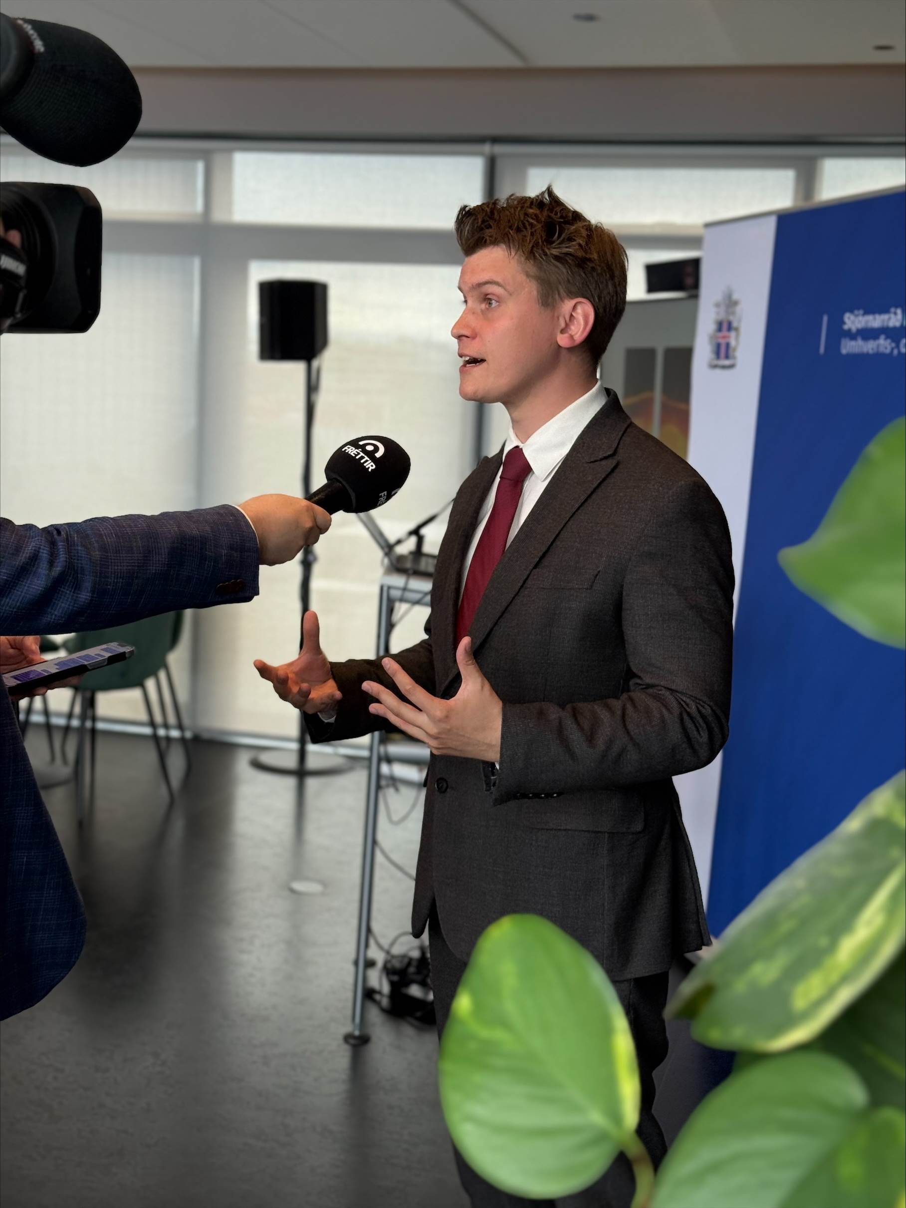 Jóhann Páll Jóhannsson umhverfis-, orku- og loftslagsráðherra, við kynningu á skýrslu um þróun raforkukostnaðar - mynd