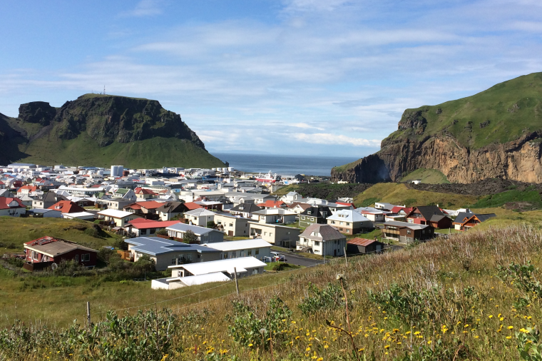 Stuðningur við gönguleið í tengslum við listaverk við Eldfell - mynd