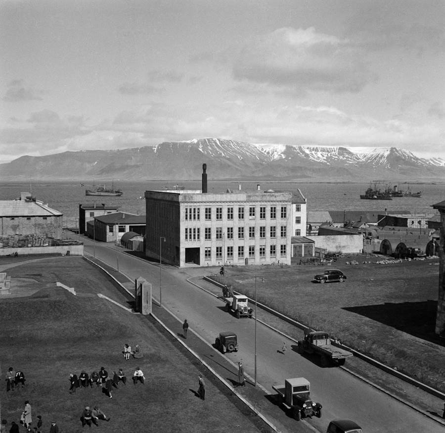 Arnarhvoll, húsnæði fjármála- og efnahagsráðuneytisins var tekið í notkun árið 1930.