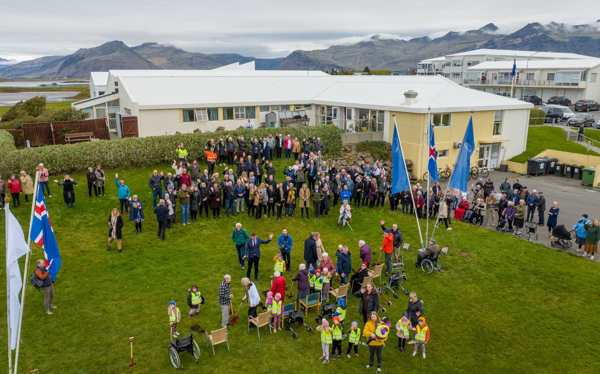 Fyrstu skóflustungurnar teknar að nýju hjúkrunarheimili á Höfn í Hornafirði - mynd