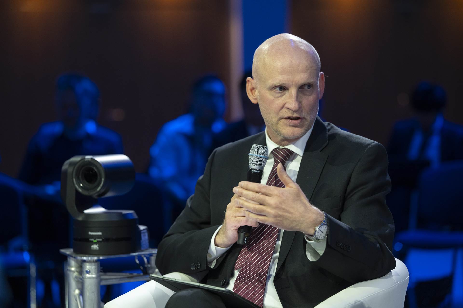 Eyjólfur Ármannsson innviðaráðherra í pallborðsumræðum á International Transport Forum í Leipzig. - mynd