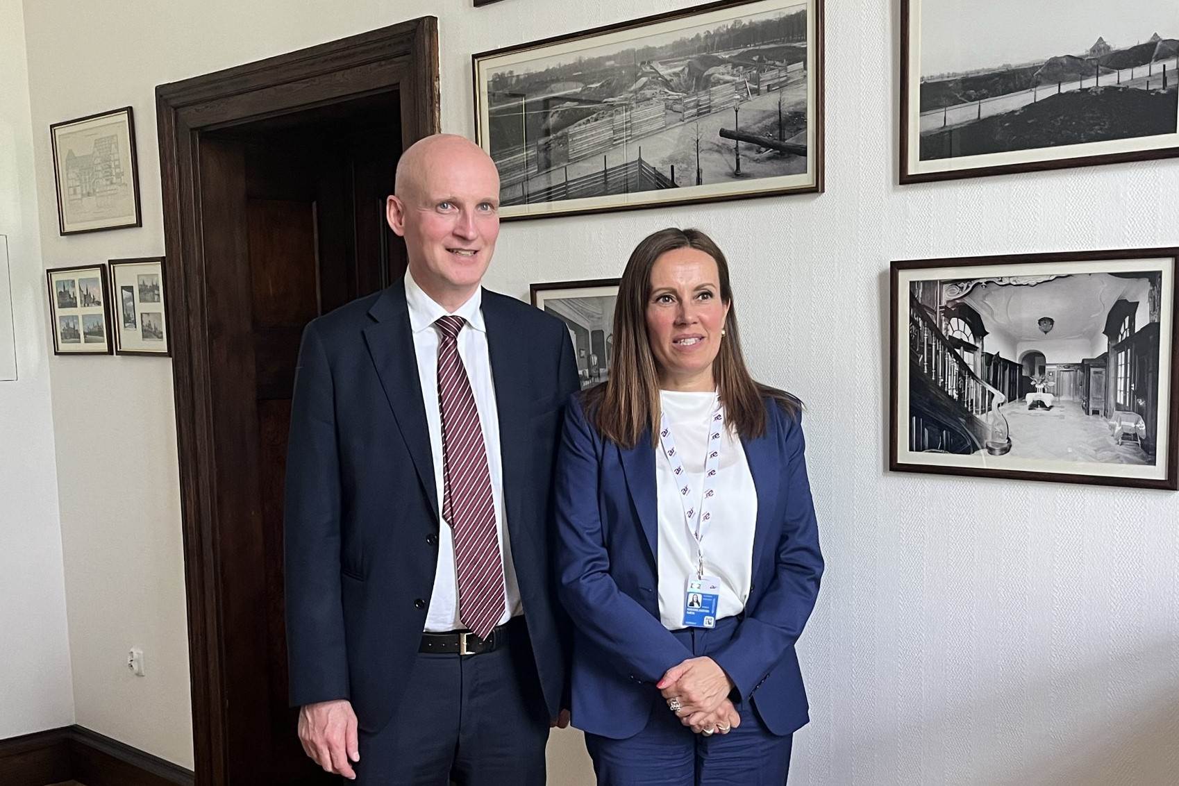 Frá fundi Eyjólfs Ármannssonar innviðaráðherra með Marianne Sivertsen Næss, ráðherra málefna hafsins og sjávarútvegs í Noregi. - mynd