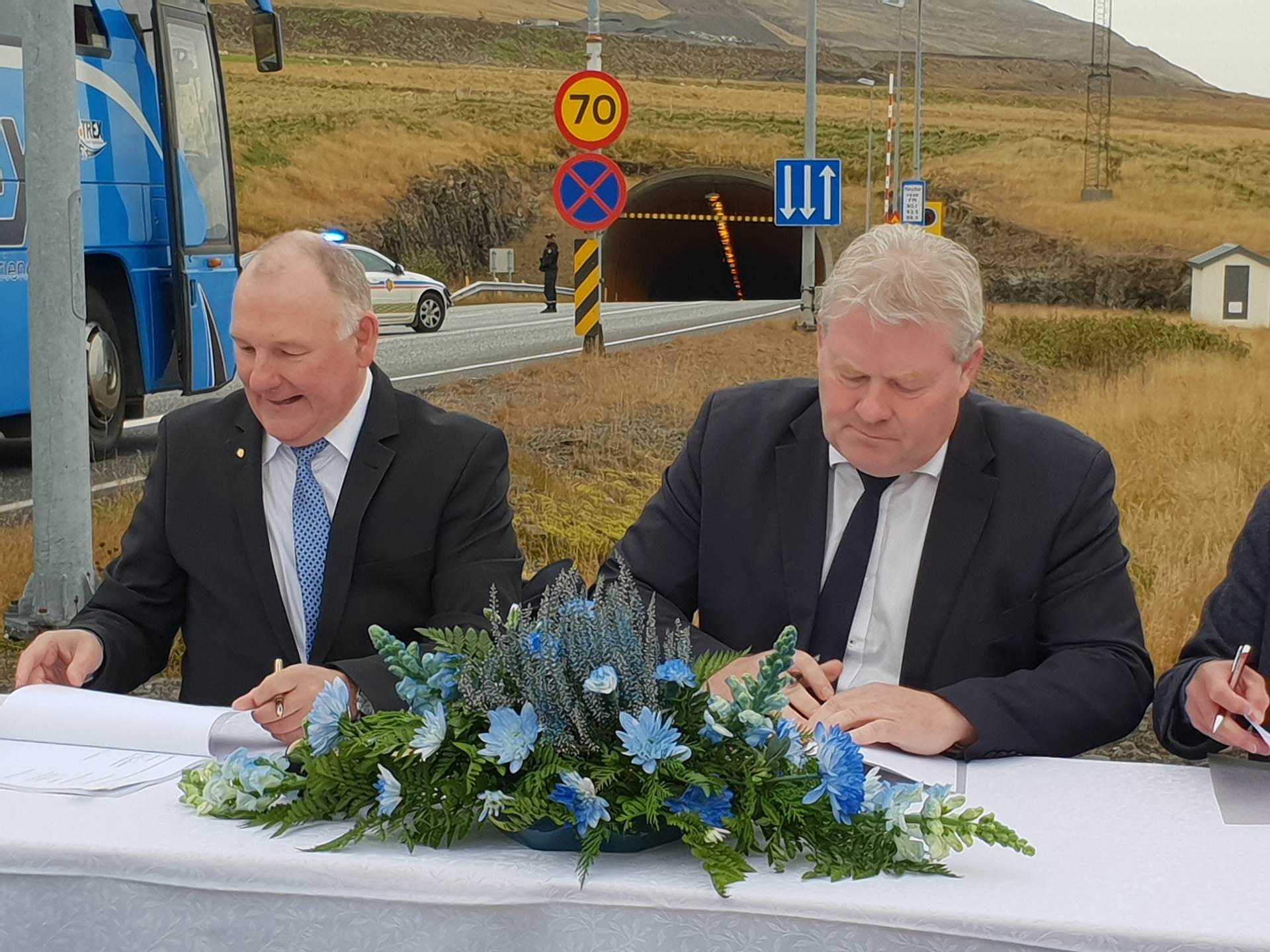 Gísli Gíslason, stjórnarformaður Spalar ehf. og Sigurður Ingi Jóhannsson samgöngu- og sveitarstjórnarráðherra - mynd