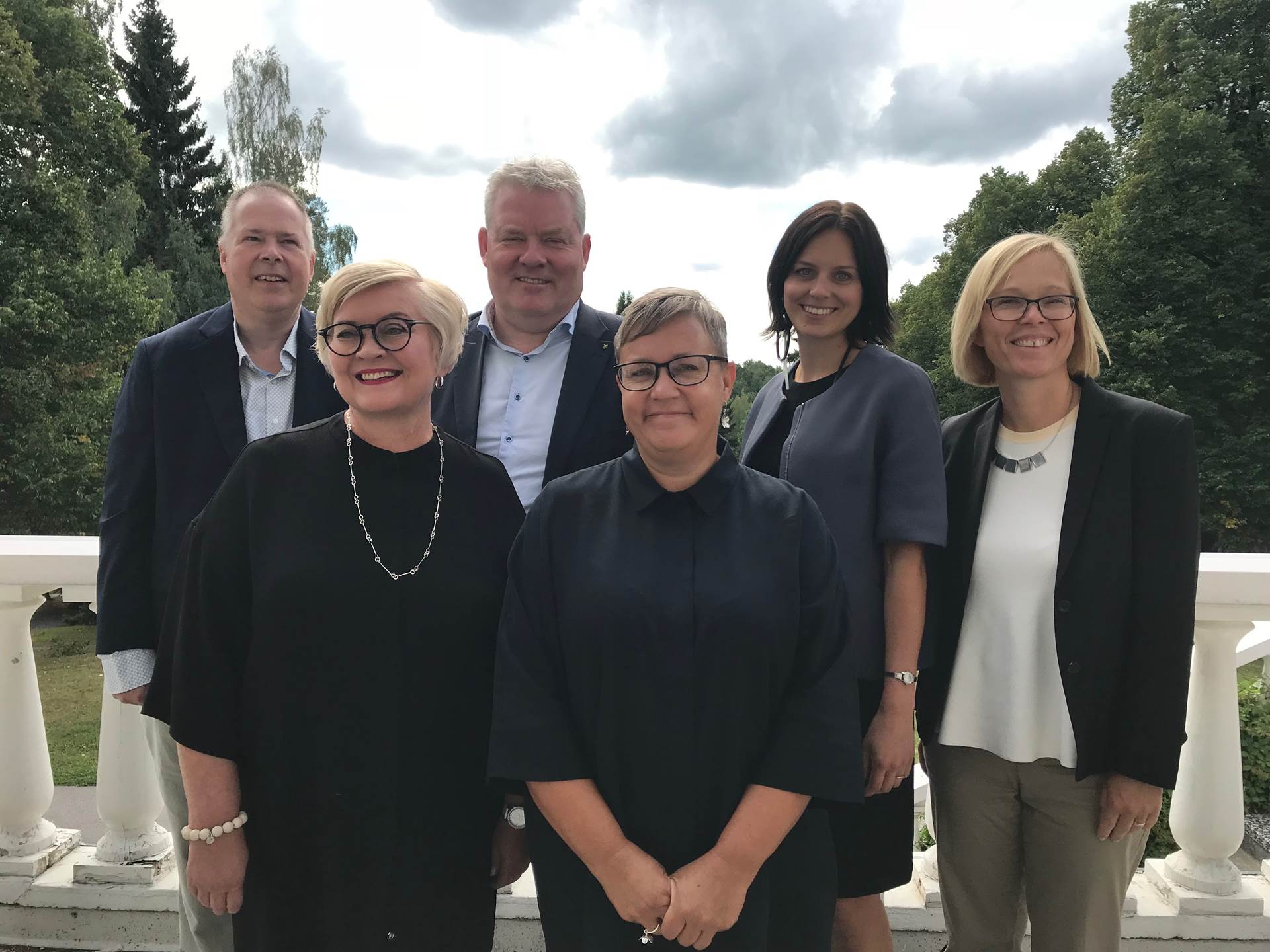 Fremri röð f.v.: Anu Vehviläinen Finnlandi og Nina Fellman Álandseyjum. Aftari röð f.v.: Hans B. Thomsen Danmörku, Sigurður Ingi Jóhannsson, Aase Marthe J. Horrigmo Noregi og Klara Cederlund Svíþjóð. - mynd