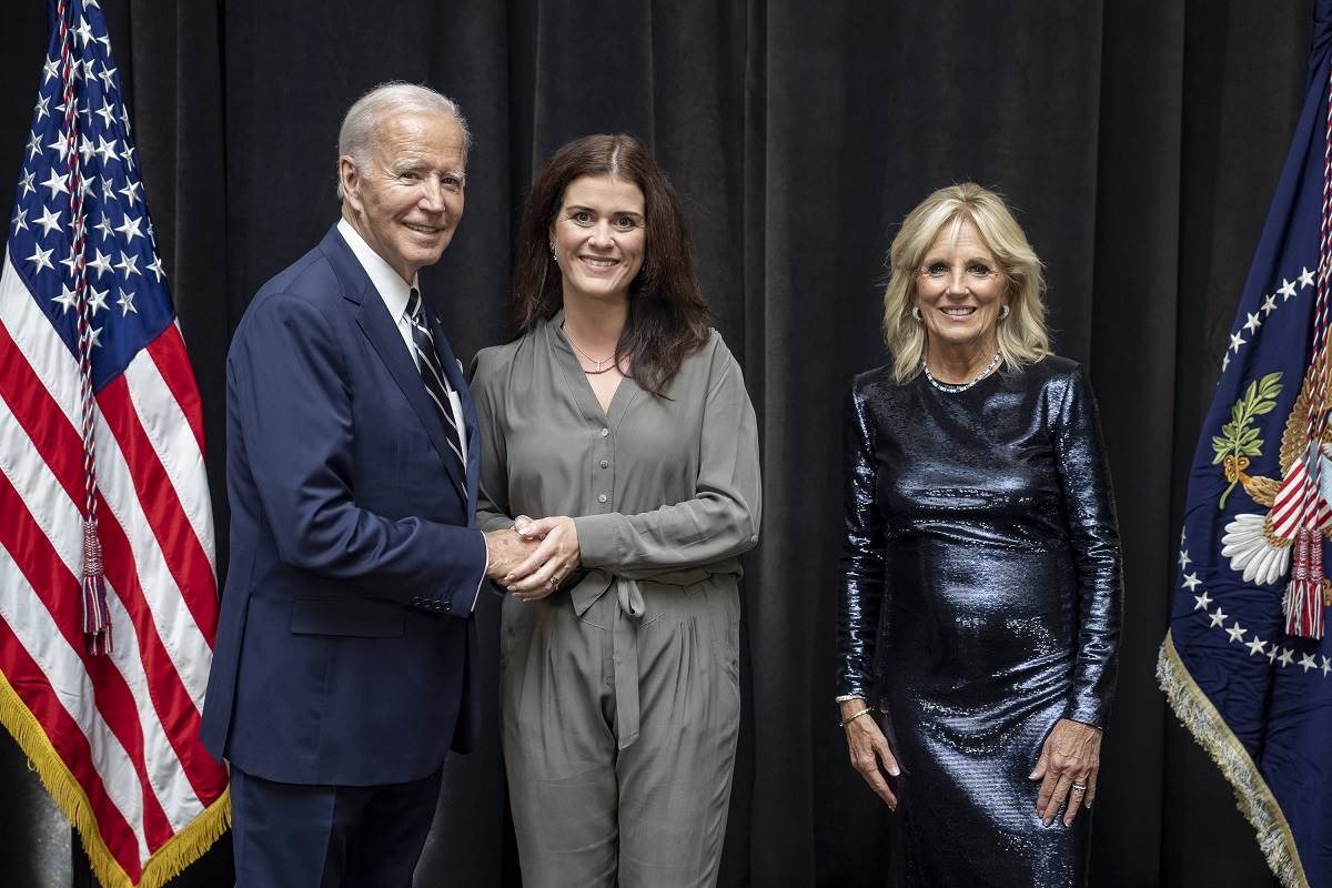 Þórdís Kolbrún Reykfjörð Gylfadóttir utanríkisráðherra og bandaríski forsetahjónin Joe og Jill Biden - mynd