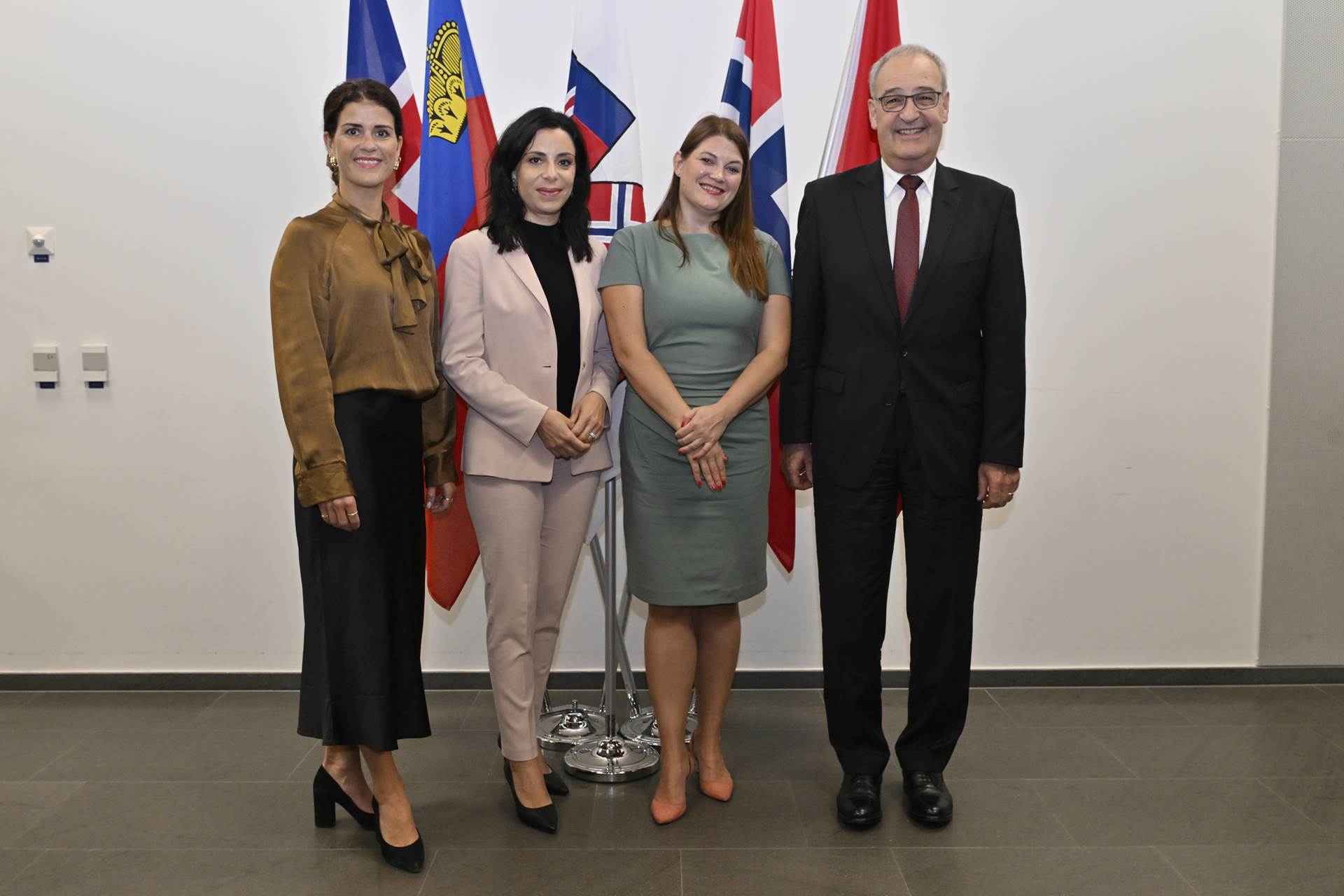 Þórdís Kolbrún Reykfjörð Gylfadóttir utanríkisráðherra, Dominique Hasler, utanríkisráðherra Liechtenstein, Cecilie Myrseth, viðskipta- og iðnaðarráðherra Noregs, og Guy Parmelin, efnahagsmálaráðherra Sviss. - mynd