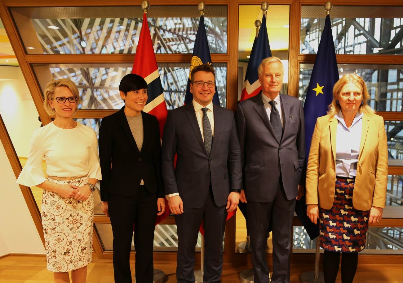 Aurelia Frick, utanríkisráðherra Liechtenstein, Ine Marie Eriksen Søreide, utanríkisráðherra Noregs, Guðlaugur Þór Þórðarson, Michel Barnier, aðalsamningamaður ESB vegna Brexit, og Karin Kneissl, utanríkisráðherra Austurríkis, en Austurríki fer með formennsku í ráðherraráði ESB um þessar mundir.  - mynd