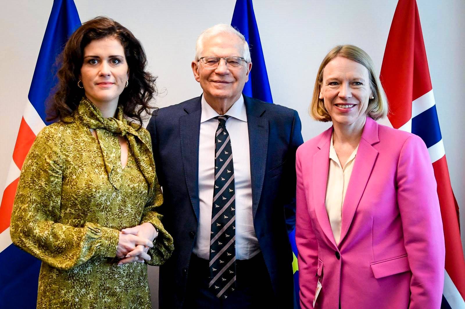 Þórdís Kolbrún Reykfjörð Gylfadóttir utanríkisráðherra ásamt Josep Borrell, utanríkismálastjóra Evrópusambandsins, og Anniken Huitfelt, utanríkisráðherra Noregs.  - mynd