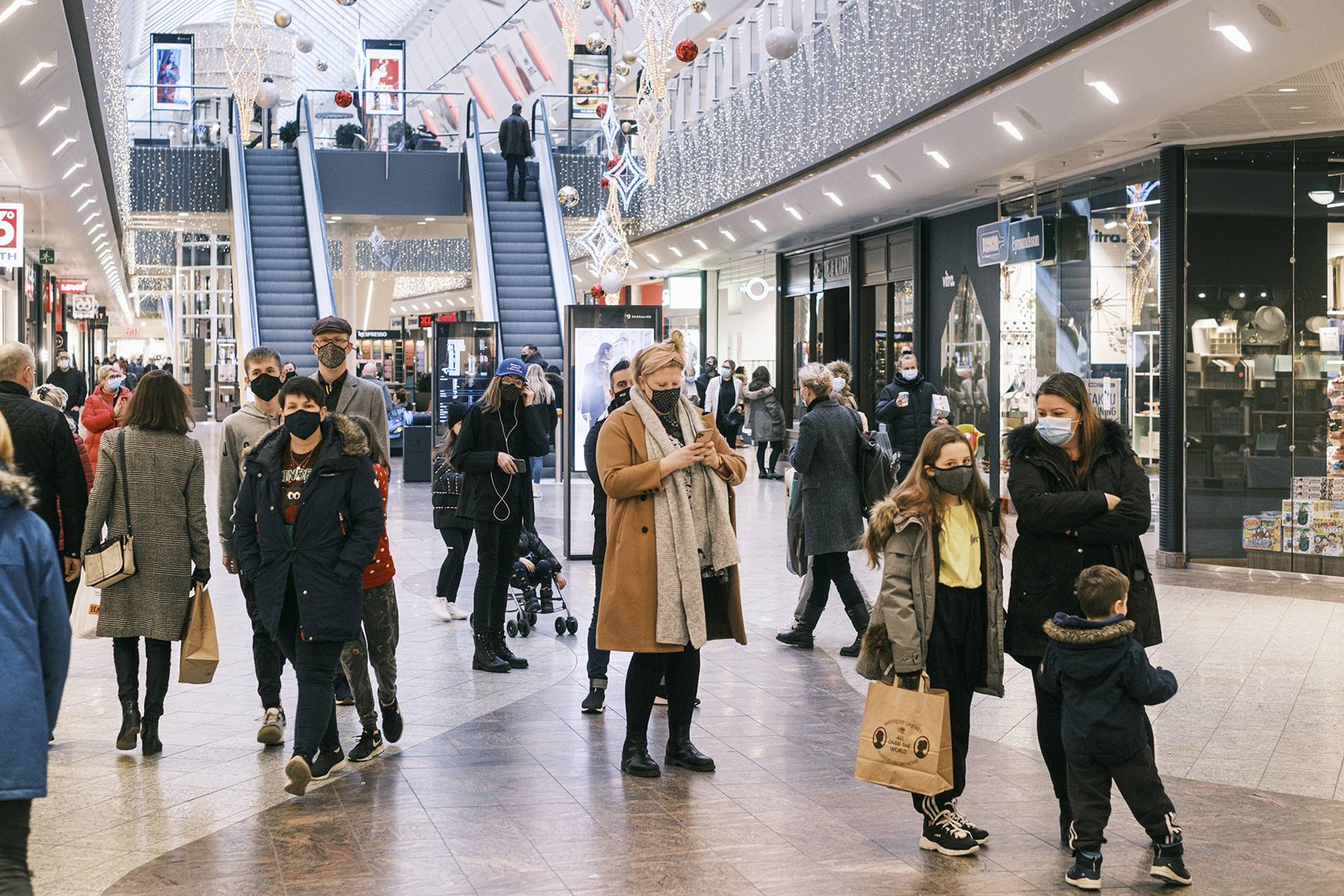 COVID-19: Einangrun stytt í 7 daga - reglur um styttri tíma - mynd