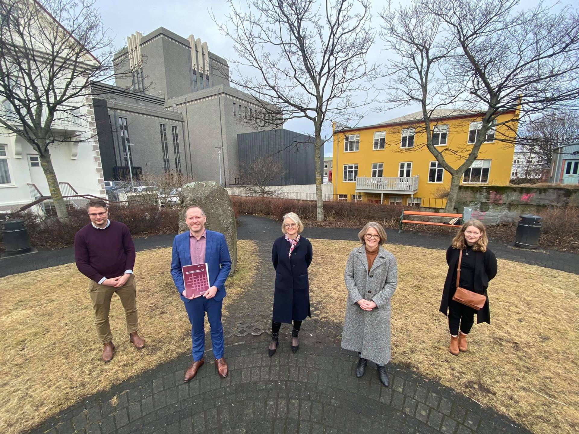 Frá Umhverfis- og auðlindaráðuneyti: Guðmundur Ingi Guðbrandsson ráðherra, Sigríður Auður Arnardóttir ráðuneytisstjóri og Magnús Dige Baldursson lögfræðingur. Frá Skipulagsstofnun:  Ásdís Hlökk Theódórsdóttir forstjóri og Hrafnhildur Magnúsdóttir verkefnastjóri. - mynd