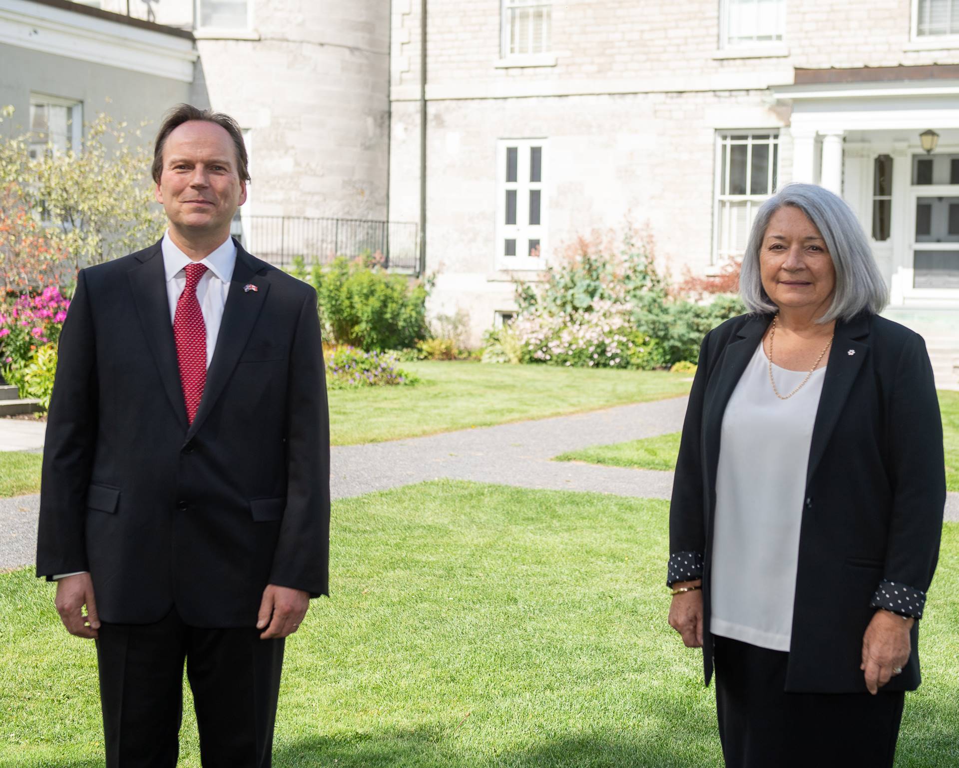 Hlynur Guðjónsson sendiherra Íslands í Kanada og Mary Simons landstjóri Kanada - mynd