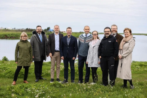 Viðstödd friðlýsinguna voru, auk forseta, ráðherra og bæjarstjóra, fulltrúar Minjastofnunar, forsætisráðuneytis og starfsmenn forsetaembættisins, ráðuneytisins og Umhverfisstofnunar.