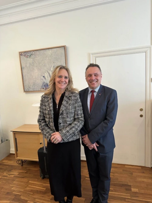 Þorgerður Katrín Gunnarsdóttir utanríkisráðherra ásamt Tore O. Sandvik varnarmálaráðherra Noregs.