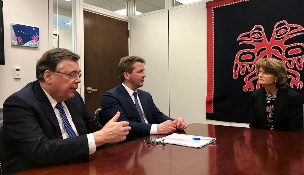 Geir H. Haarde, sendiherra Íslands í Washington, Guðlaugur Þór Þórðarson utanríkisráðherra og Lisa Murkowski öldungadeildarþingmaður.