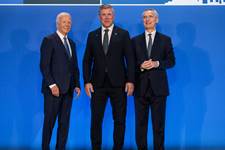 Bjarni Benediktsson forsætisráðherra ásamt Joe Biden Bandaríkjaforseta og Jens Stoltenberg fráfarandi framkvæmdastjóra Atlantshafsbandalagsins. - mynd