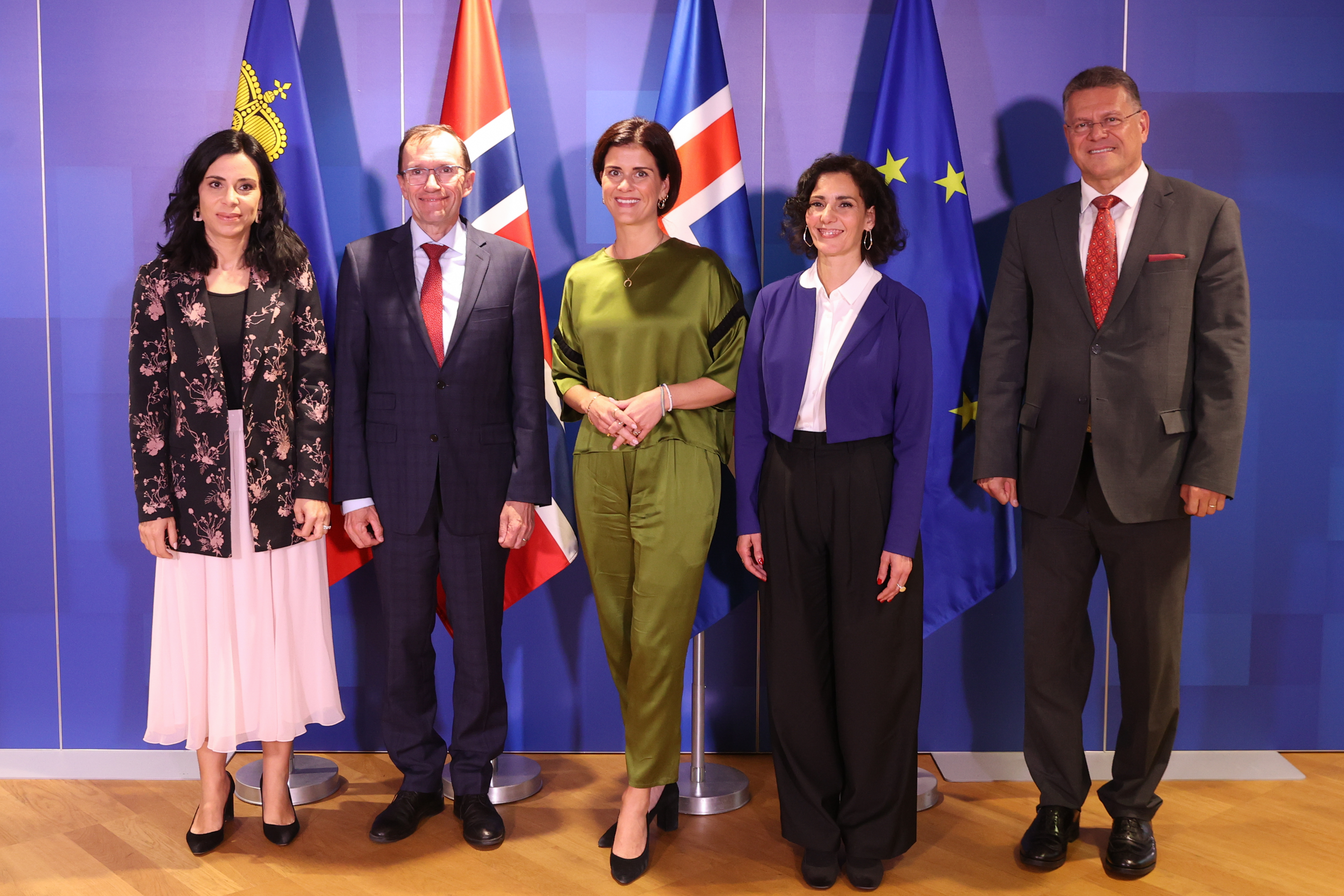 Dominique Hasler, utanríkisráðherra Lichtenstein, Espen Barth Eide, utanríkisráðherra Noregs, Þórdís Kolbrún Reykfjörð Gylfadóttir, utanríkisráðherra, Hadja Lahbib, utanríkisráðherra Belgíu, og Maroš Šefčovič, varaforseti framkvæmdastjórnar ESB. - mynd