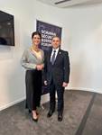 Þórdís Kolbrún Reykfjörð Gylfadóttir utanríkisráðherra ásamt Anatolie Nosatîi varnarmálaráðherra Moldóvu. - mynd