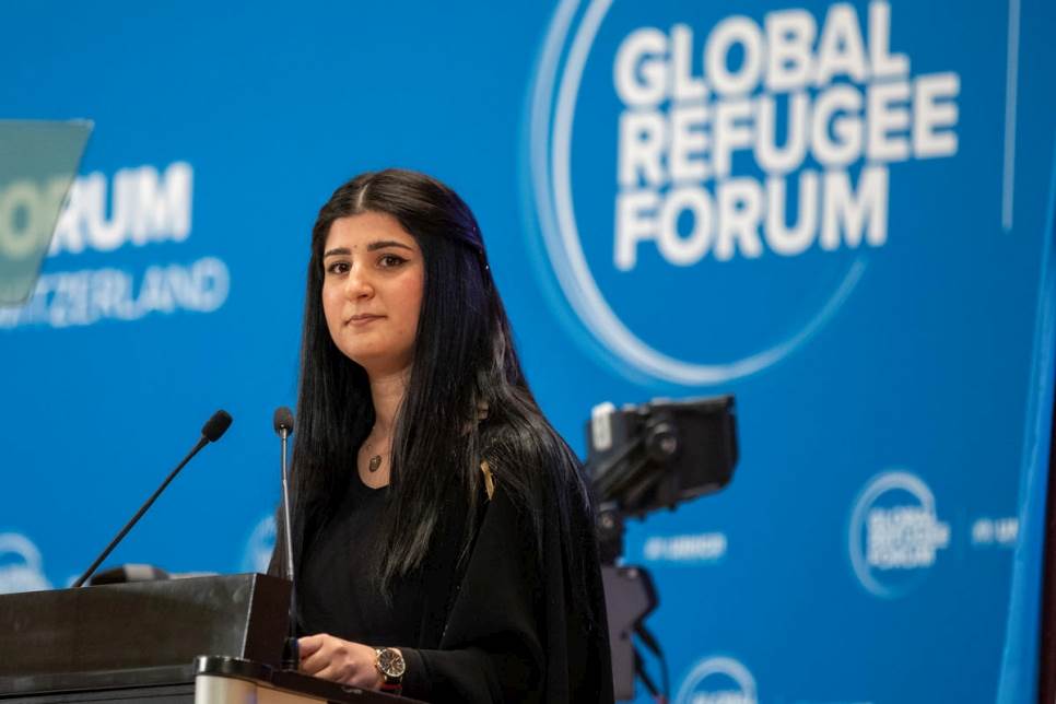 Aya Mohammed Abdullah fyrrverandi flóttamaður sem nú býr í Sviss ávarpaði þátttakendur á ráðstefnunni í Genf. Ljósmynd: UNHCR. - mynd