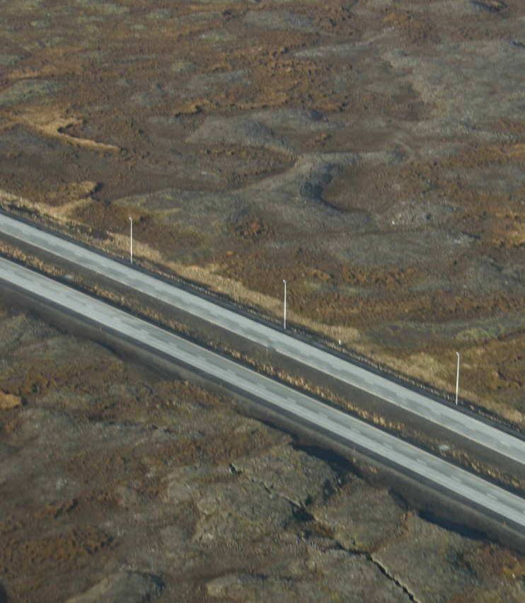 Rætt var um samgönguframkvæmdir og veggjöld á Alþingi í dag.