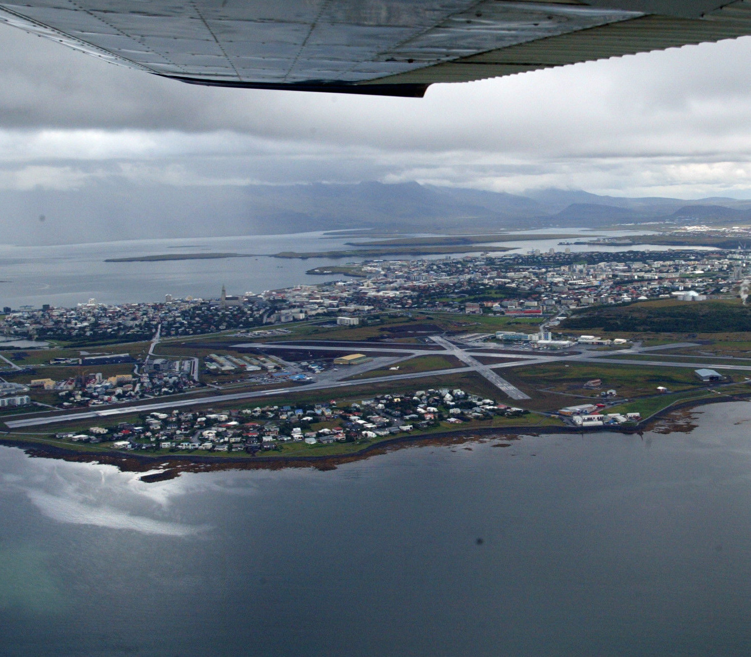 Frá Reykjavikurflugvelli.