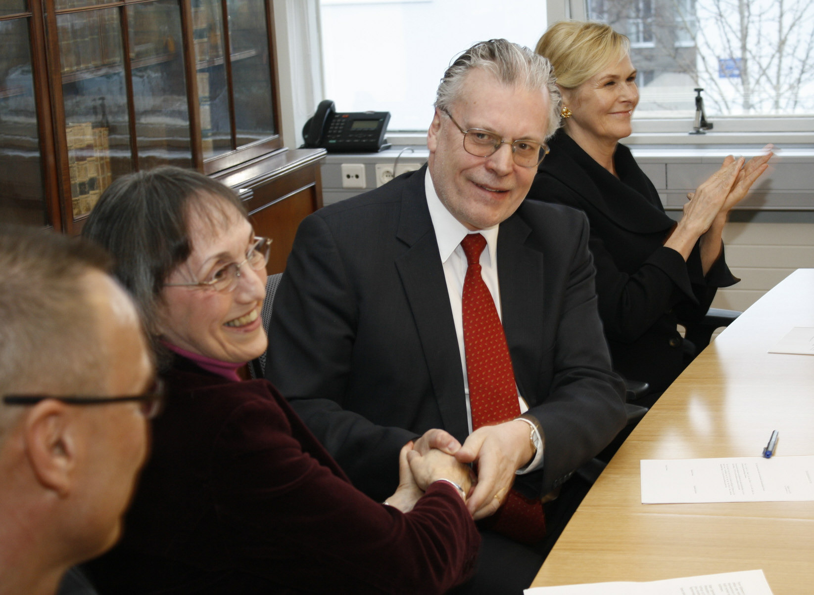 Bjarni Jónsson, Hope Knútsson, Ögmundur Jónasson og Ragnhildur Hjaltadóttir fagna skráningu Siðmenntar sem lífsskoðunarfélags.