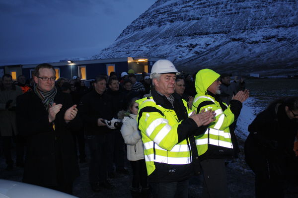 Fyrsta formlega sprenging í Norðfjarðargöngum fór fram í dag.