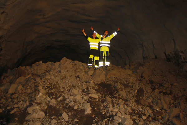 Starfsmenn Metrostav fögnuðu verkinu í dag.