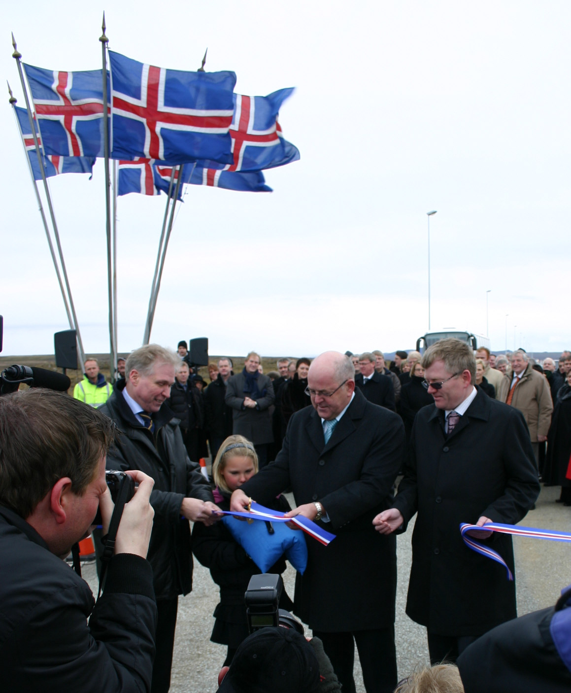 Tvöföld Reykjanesbraut vígð.