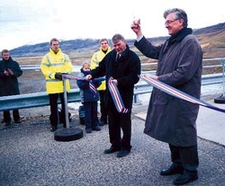 Grenivíkurvegur ásamt nýrri brú á Fnjóská hjá Laufási opnuð formlega við hátíðlega athöfn