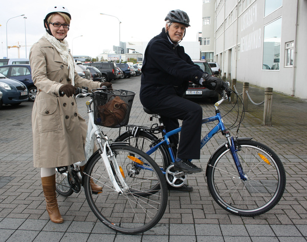 Um þriðjungur starfsmanna samgöngu- og sveitarstjórnarráðuneytisins hafa skrifað undir samgöngusamning.