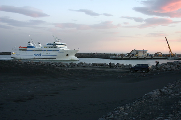 Herjólfur prófaður í Landeyjahöfn