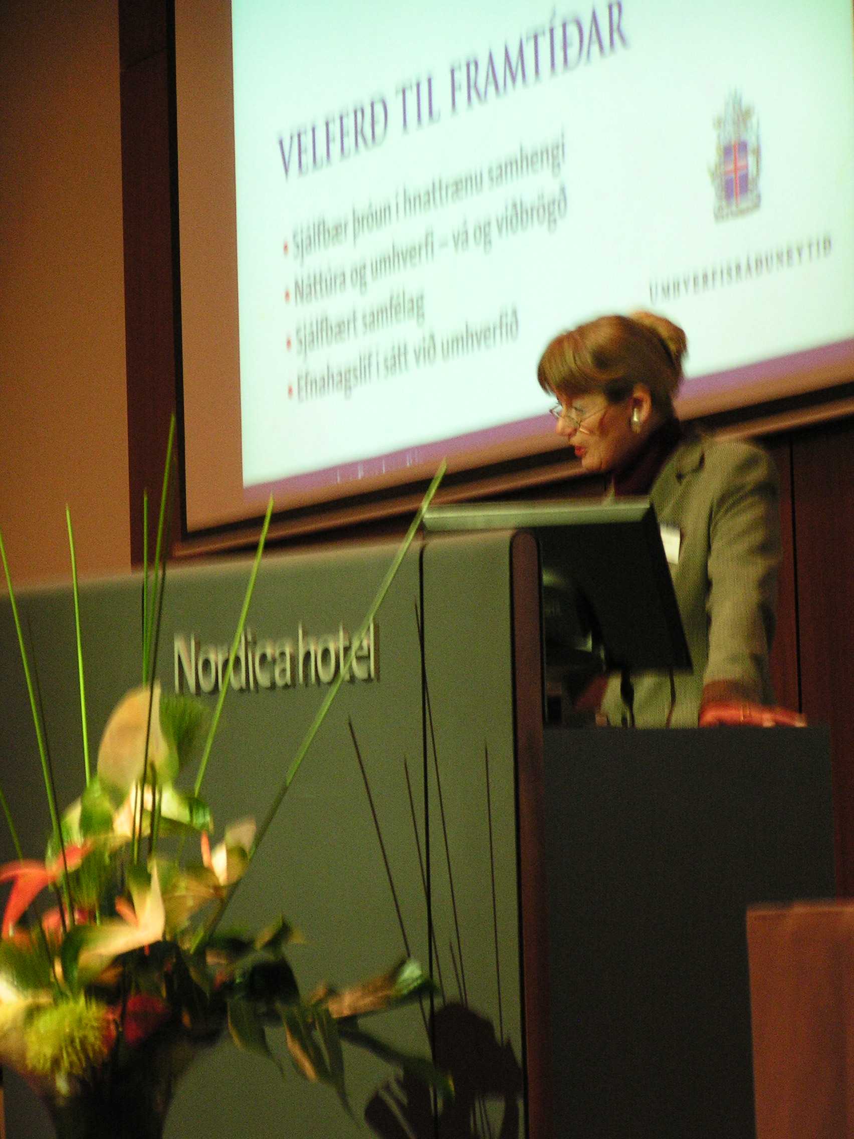 Sigríður Anna Þórðardóttir setur Umhverfisþing 2005