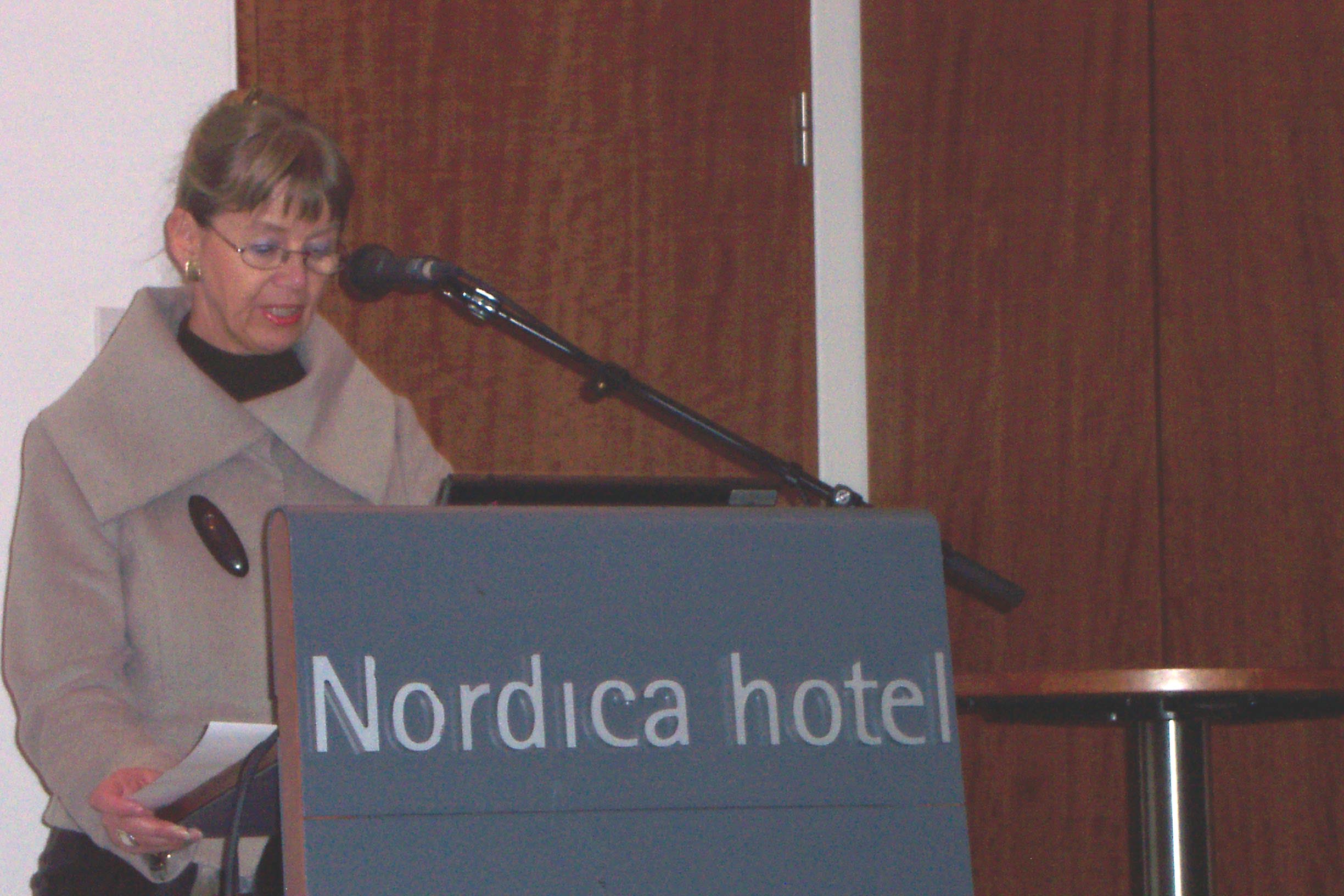 Sigríður Anna Þórðardóttir setur Matvæladag MLÍ á Hótel Nordica, 15.10.2004