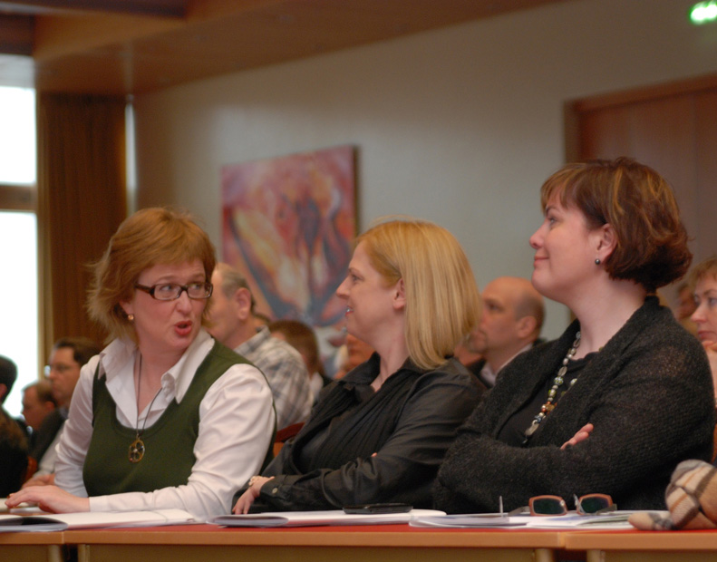 Ársfundur Umhverfisstofnunar 2010. Þórunn Sveinbjarnardóttir, formaður umhverfisnefndar Alþingis, Kristín Linda Árnadóttir, forstjóri Umhverfisstofnunar og Svandís Svavarsdóttir umhverfisráðherra.